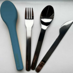 Besteck-Set in blau