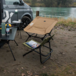 Campingstuhl an einem See